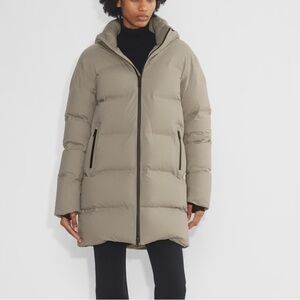 Aritzia The Super Puff₂O™ Japanese Rainstop Mid in Modern Taupe size XXXS